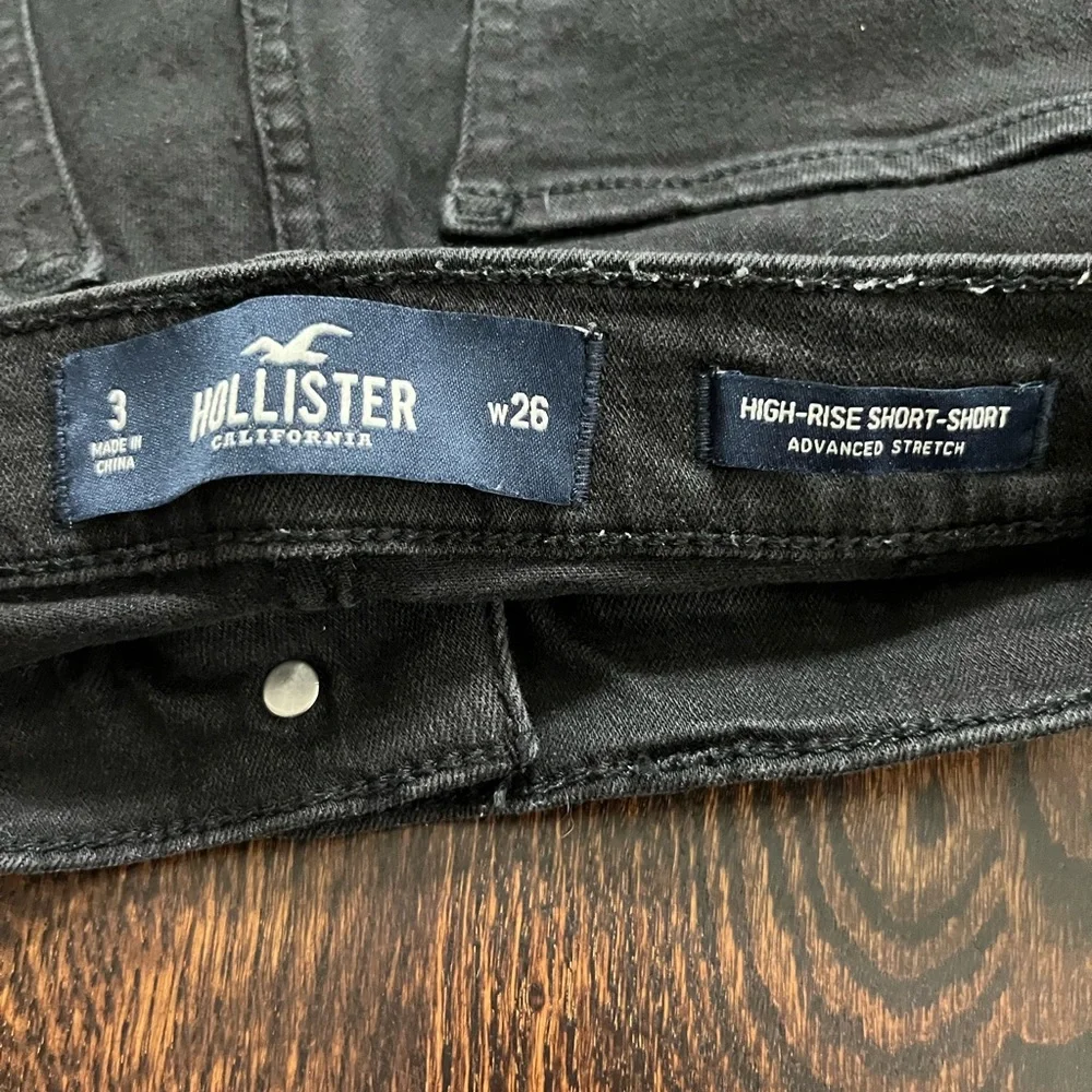 Black Hollister Shorts size 3 - Picture 2 of 3